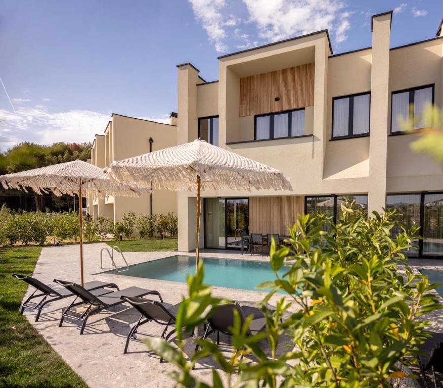 Luxury Mediterranean Villa with Pool